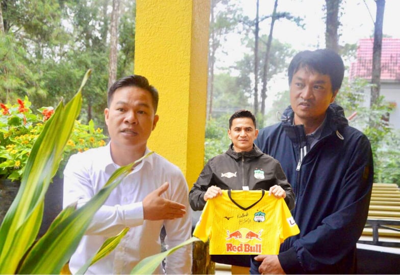 HA.GL gây quỹ hơn 210 triệu đồng ủng hộ những “chiến sỹ áo trắng”